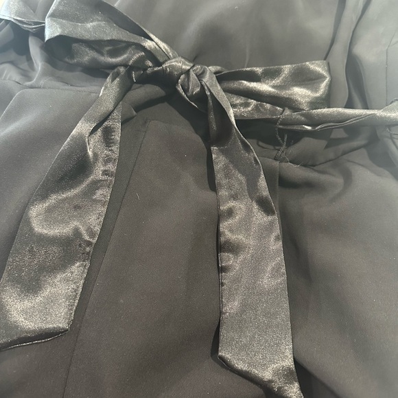 Elegant Black Jumpsuit - Picture 8 of 10